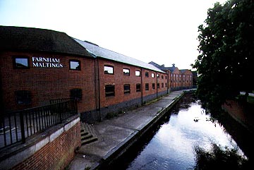 ©2006 Curriculum Visions  Farnham