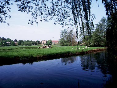 ©2006 Curriculum Visions  Godalming